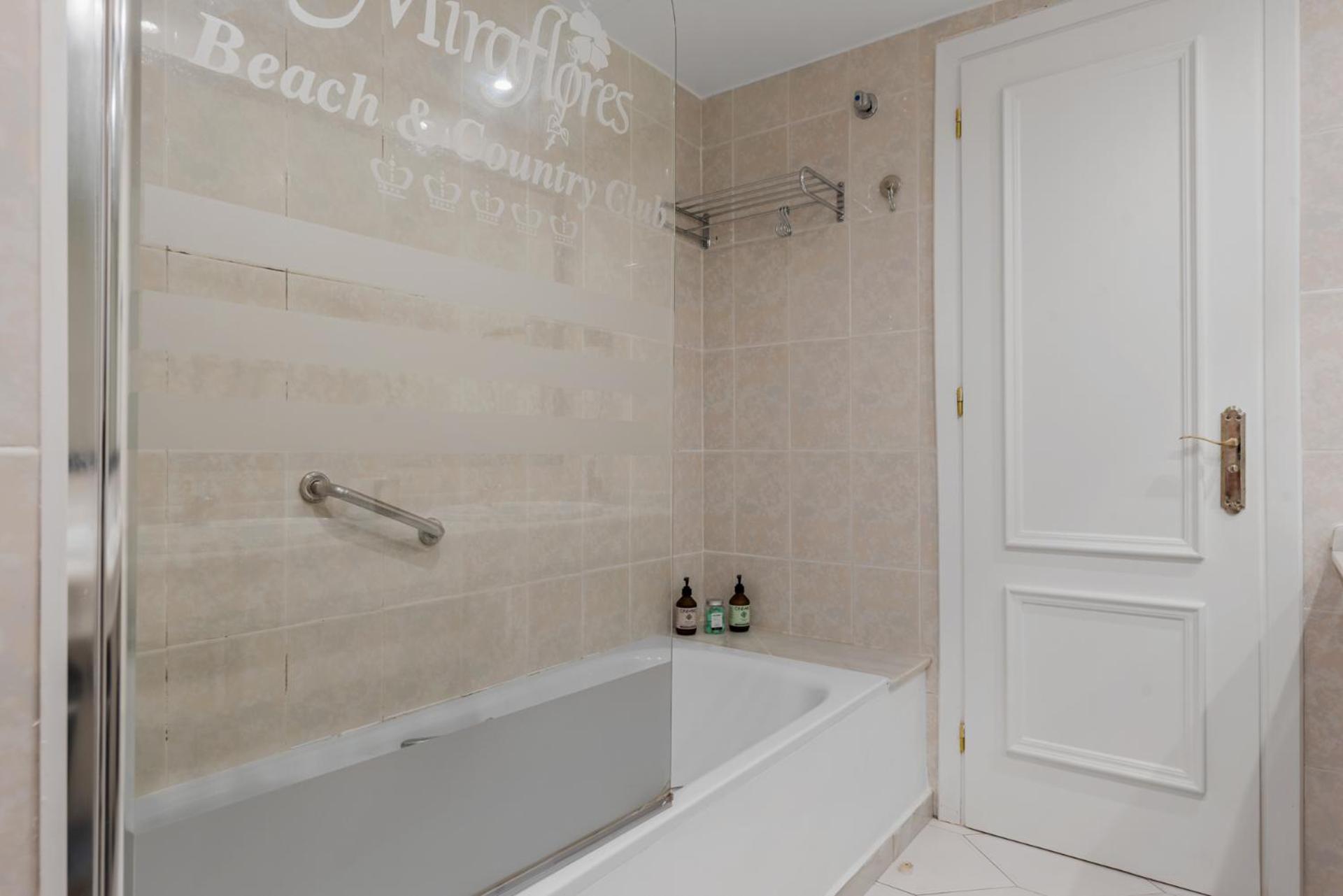 Miraflores Apartments By The Beach Costa Del Sol Sitio de Calahonda ภายนอก รูปภาพ